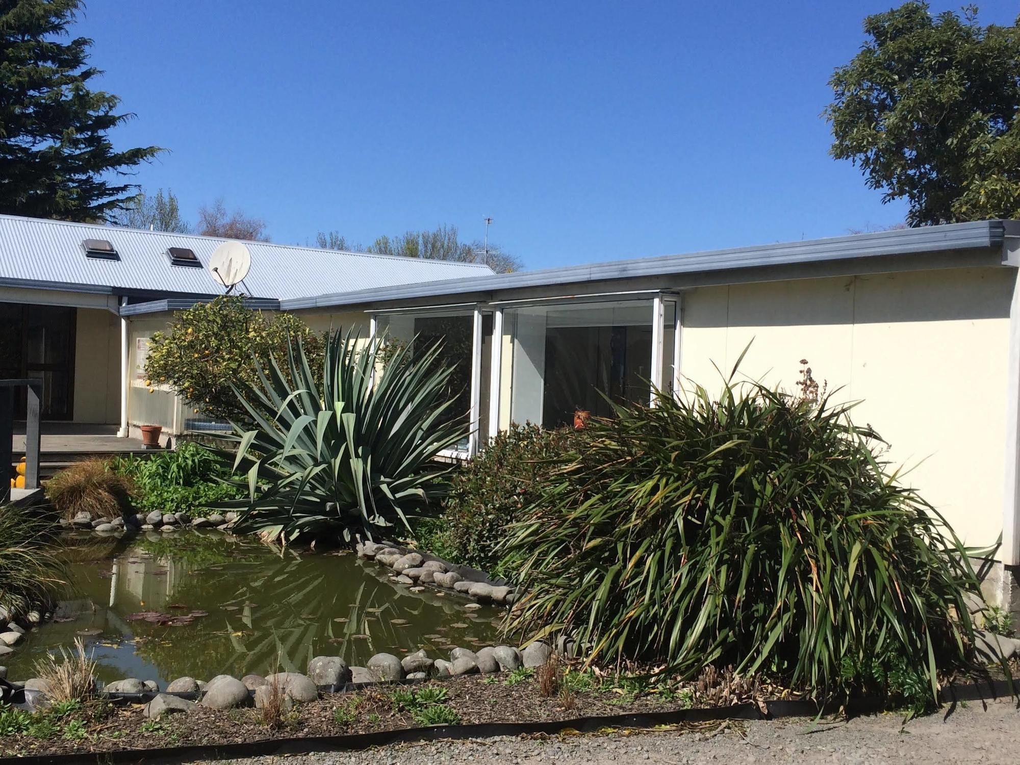 Bed and Breakfast Water Lily Garden Christchurch Exterior foto